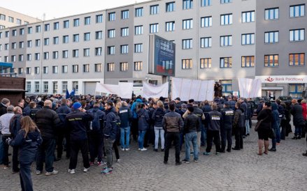 Protest pracowników Poczty Polskiej w Katowicach