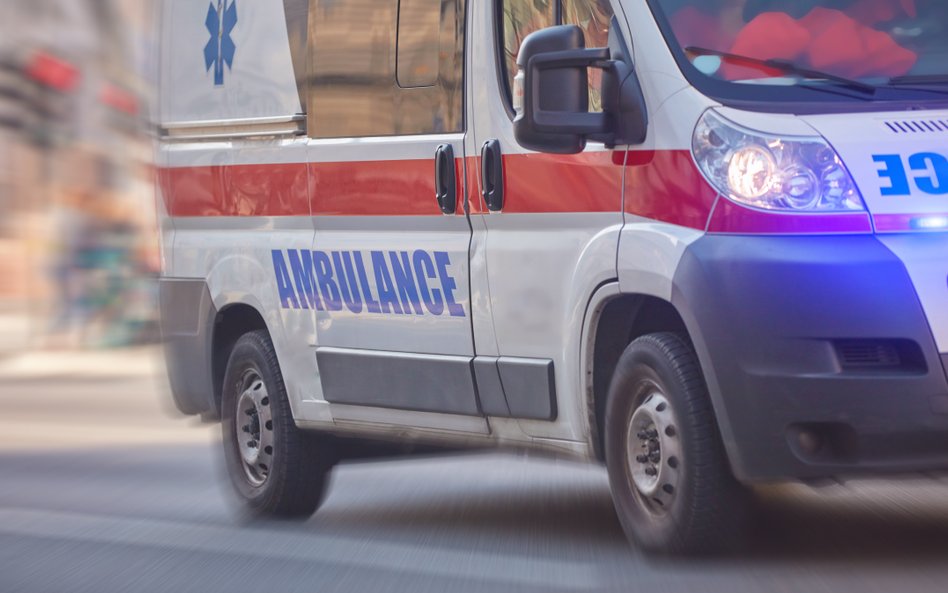 Lepiej zadzwonić na numer 999 niż 112. Szybciej dostaniesz pomoc