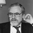 Alan J. Pakula urodził się 85 lat temu