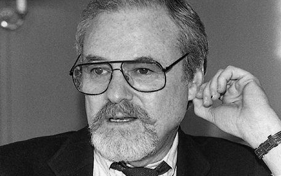 Alan J. Pakula urodził się 85 lat temu