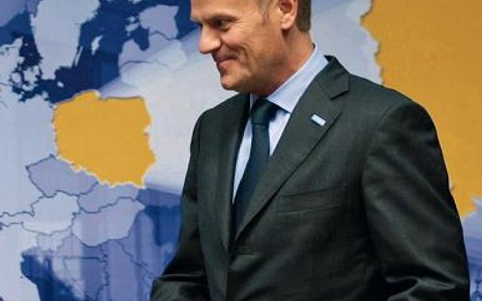 Premier Donald Tusk stwierdził w Brukseli, że rząd nie ulegnie lobbingowi na rzecz nadzwyczajnego wy