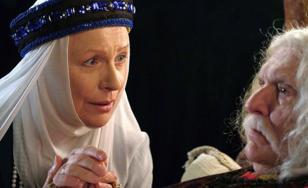 Jadwiga (Halina Łabonarska) żegna umierającego króla Władysława Łokietka (Wiesław Wójcik).