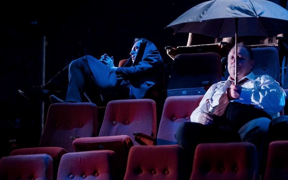 Teatr ostrzega przed groźbą wojny domowej