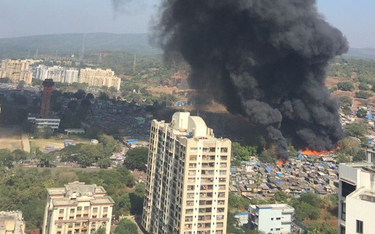 Płoną slumsy Bombaju