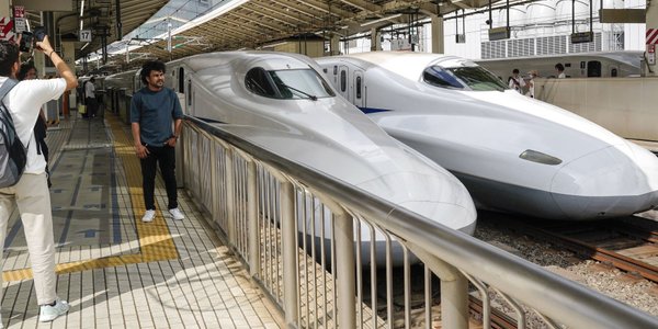 W Japonii powstaje najszybszy pociąg świata. Będzie pędził ponad 600 kilometrów na godzinę