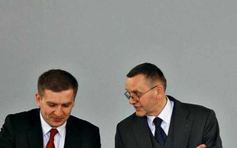 Mirosław Sekuła (z prawej) nie złoży wniosku o wykluczenie Bartosza Arłukowicza z komisji śledczej