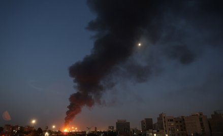 Izraelskie ataki na rafinerię ropy naftowej w Teheranie.