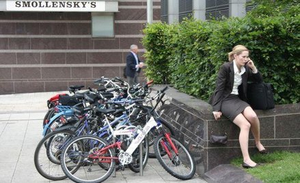 Menedżerowie-mężczyźni łatwiej o awansują i więcej zaabiają