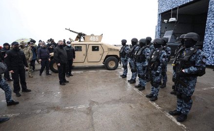 Ukraiński minister spraw wewnętrznych Arsenij Awakow odwiedza Gwardię Narodową ćwiczącą w pobliżu Ma