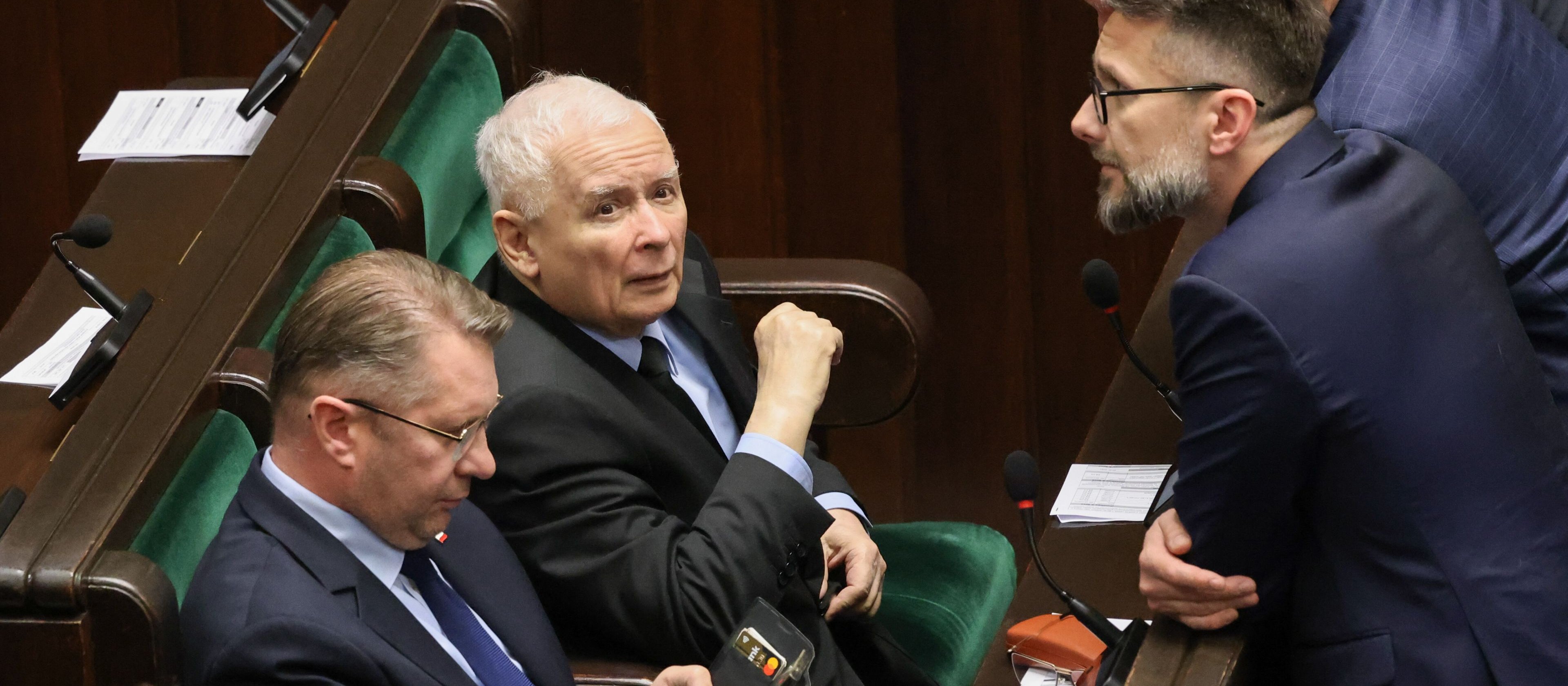 Nowy sondaż: KO z dużą przewagą nad PiS