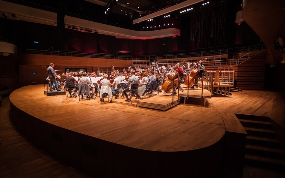 The Symphony of Heroes – koncert muzyki z serii Heroes of Might & Magic, który odbył się w 2017 r. b