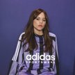 Jenna Ortega, aktorka, producentka i ikona stylu – mówią o gwieździe serialu „Wednesday” przedstawic