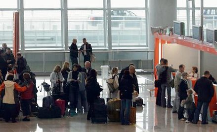 Na polskich lotniskach przybywa podróżnych. Polepsza się też sytuacja spółki zarządzającej portami l