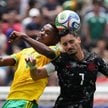 MŚ 2026, faza pucharowa. Teboho Mokoena i Stephen Eustaquio walczą o piłkę w meczu RPA – Kanada