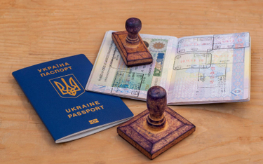 Brak ukraińskiego paszportu: czy można dalej pracować w Polsce?