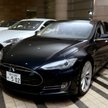 Tesla zamyka dziury w oprogramowaniu