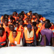 Lesbos – uchodźców przybywa, turystów ubywa