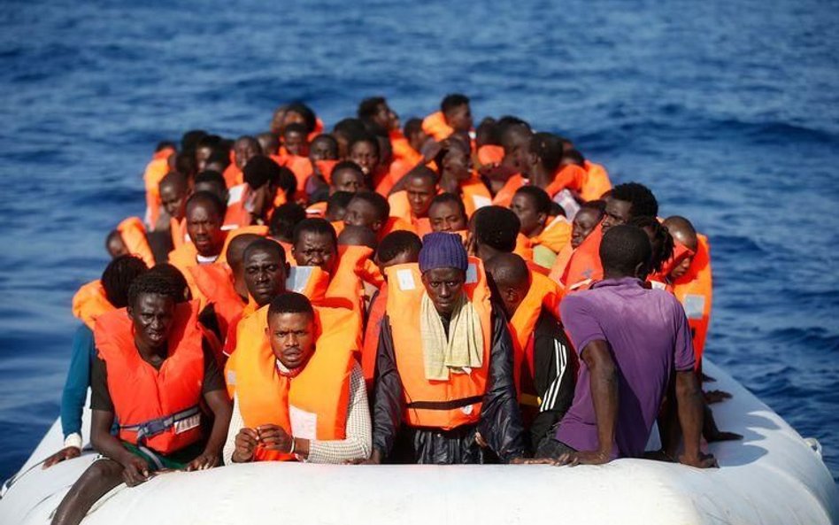 Lesbos – uchodźców przybywa, turystów ubywa
