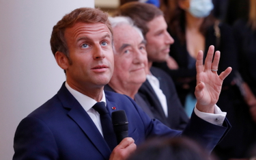 Macron potwierdził na targu: reforma emerytur musi poczekać