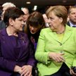 Kanclerz Niemiec Angela Merkel (P) i polska premier Beata Szydło (L) podczas uroczystego otwarcia mi