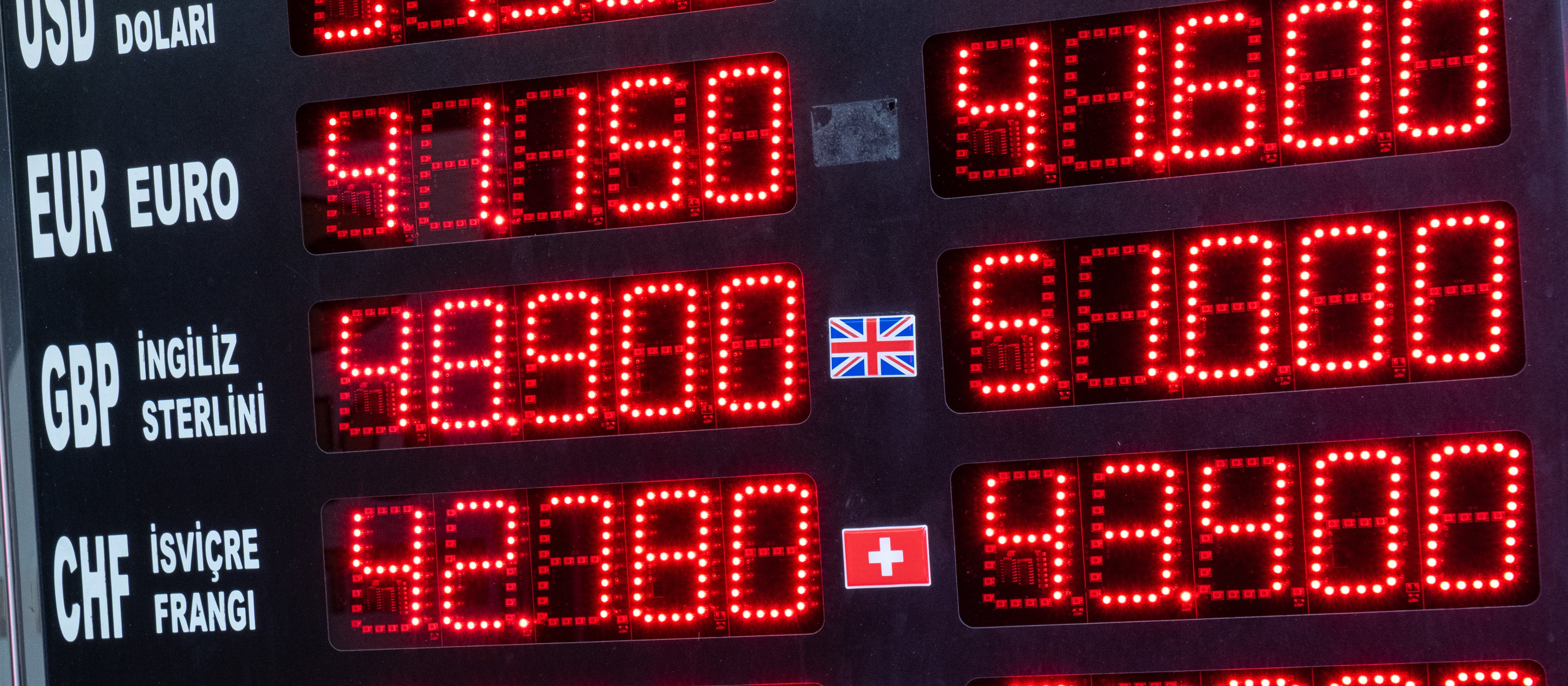 Osiem tysięcy wierzycieli Cinkciarza. Syndyk prześledzi księgi rachunkowe spółki