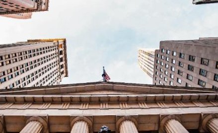 Siedziba nowojorskiej giełdy. To tam zaprzysiężono prezydenta Jerzego Waszyngtona.