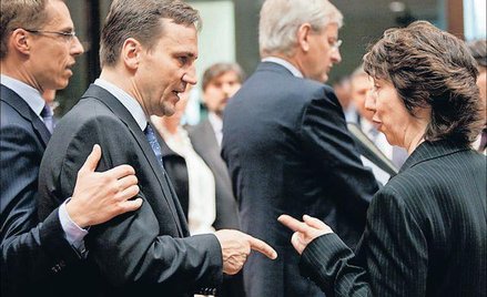 Radosław Sikorski usłyszał od Catherine Ashton, że dobrzy polscy kandydaci na unijnych dyplomatów bę