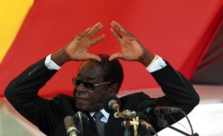 Robert Mugabe, prezydent Zimbabwe, poucza inwestorów