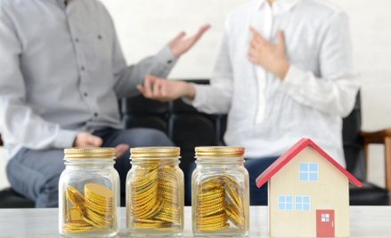 Mąż nie straci lokalu przez stare długi żony - interpretacja podatkowa