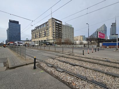 Miejsce, gdzie pierwotnie znajdowały się przystanki na ulicy Towarowej. Niektórzy warszawiacy pamięt