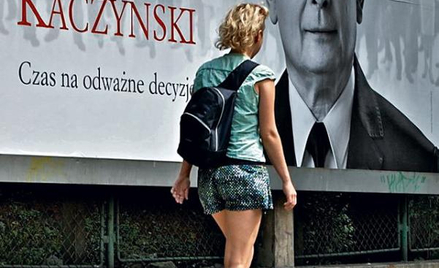 PiS już rozwiesiło plakaty z wizerunkiem prezesa Jarosława Kaczyńskiego