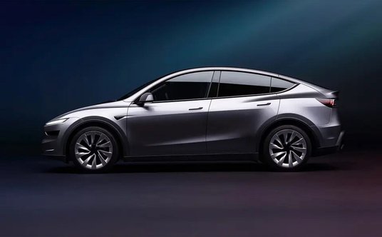 Nowa Tesla Model Y