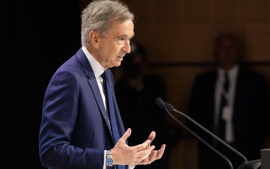 Bernard Arnault podczas tegorocznego zgromadzenia akcjonariuszy LVMH w Paryżu.