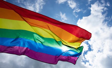 Kancelaria Dentons i Igor Ostrowski nagrodzeni przez organizację Stonewall za działania na rzecz osó