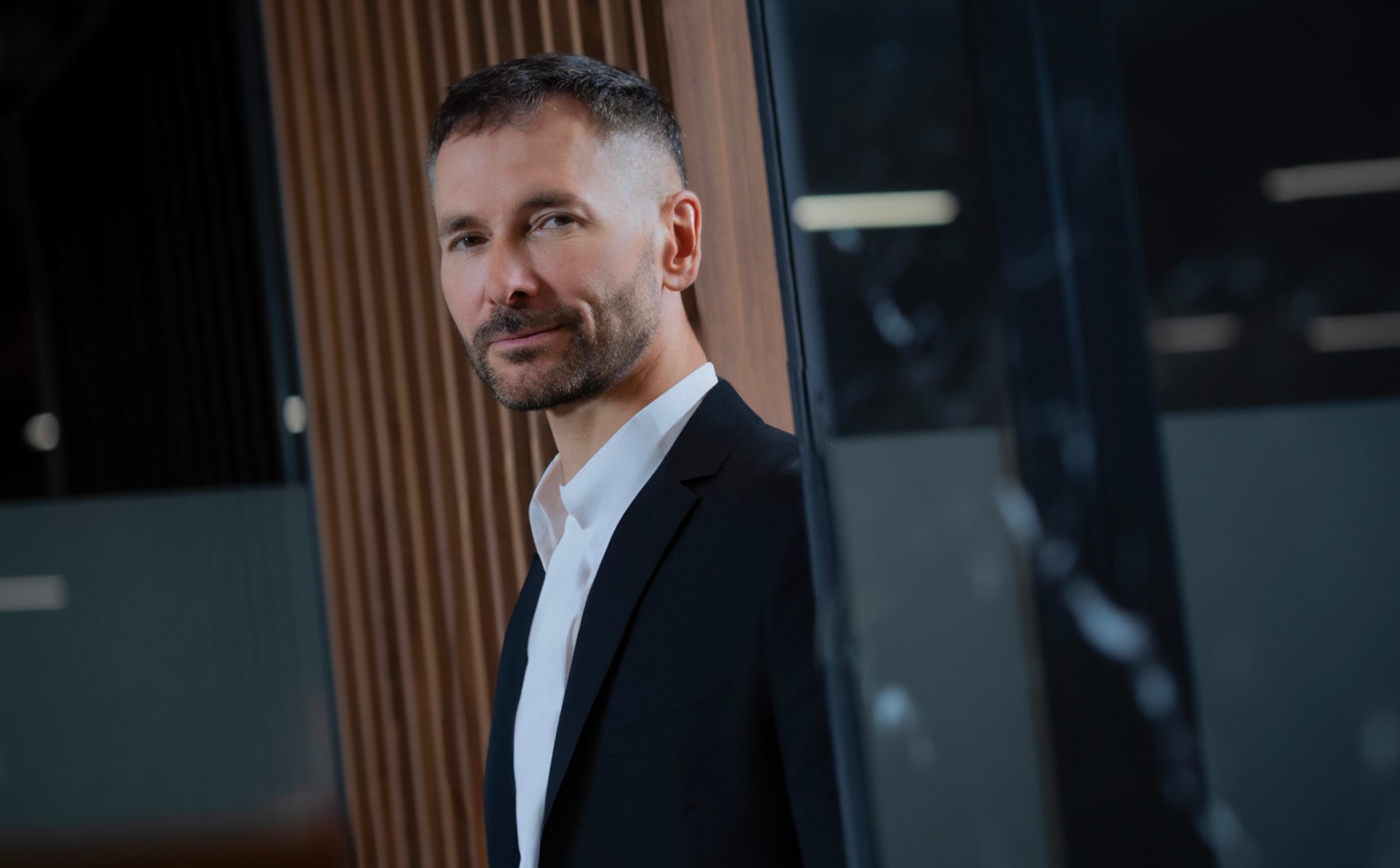 MCI sprzedaje grupę IAI. Kurs rośnie