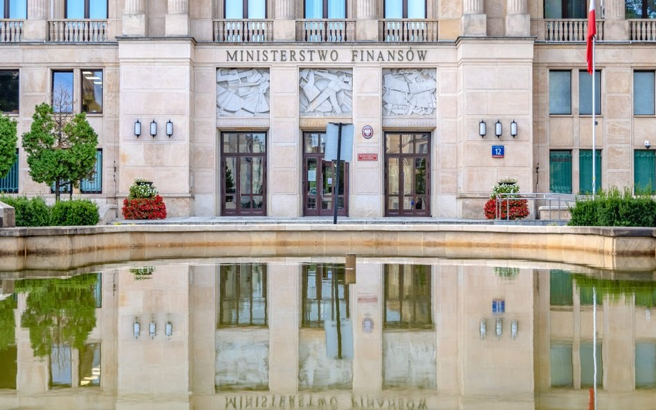 Ministerstwo Finansów w sierpniu zaproponowało podwyższenie stawki CIT dla banków. Nowe przepisy obo