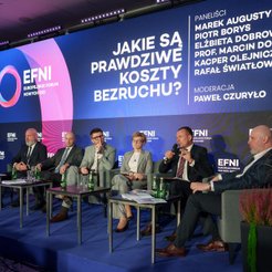Uczestnicy debaty „Jakie są prawdziwe koszty bezruchu?”
