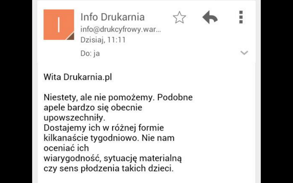 Matka szuka pomocy. Reakcja drukarni oburza