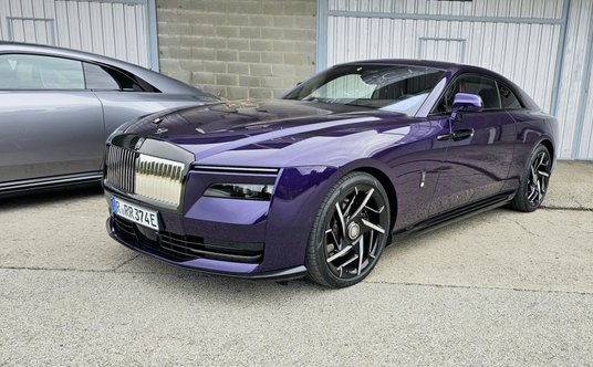 Rolls-Royce Spectre Blac Badge