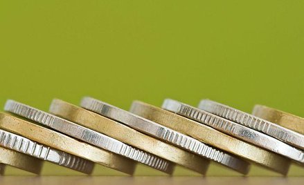 Wielu Polaków wciąż woli płacić gotówką