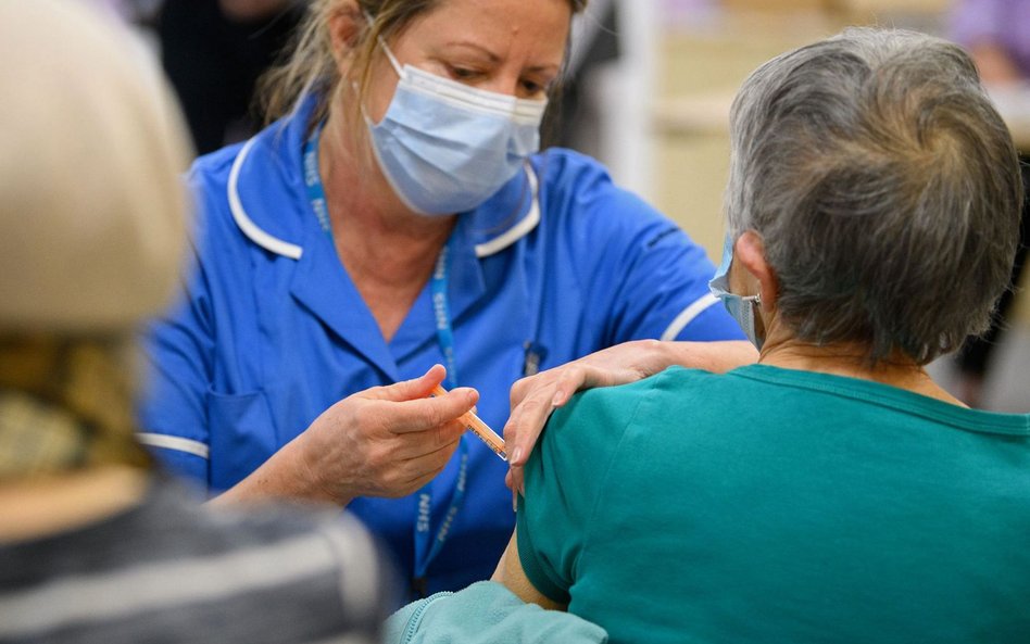 Wielka Brytania: Więcej zaszczepionych niż wykrytych zakażeń