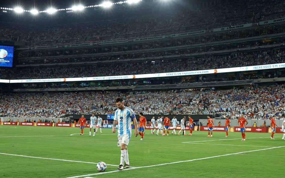 Leo Messi rok temu trafił do amerykańskiej MLS, a teraz bierze udział w Copa America, którą po raz p