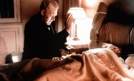 Zainteresowanie egzorcyzmami od dawna podsycały takie dzieła jak „Egzorcysta", filmowy cykl o demoni