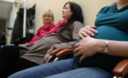 Kłopotliwa abolicja w becikowym