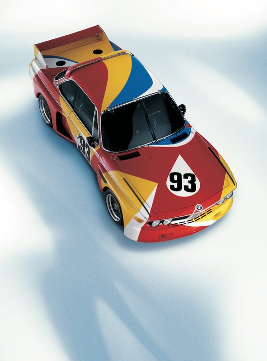 BMW 3.0 CSL ozdobione przez Alexandra Caldera.