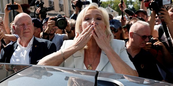 Analitycy: Marine Le Pen najbardziej prawdopodobną prezydentką Francji za 10 miesięcy