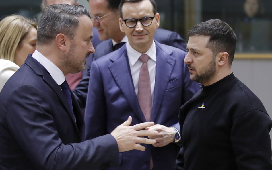 Xavier Bettel (premier Luksemburga), Mateusz Morawiecki i Wołodymyr Zełenski w Brukseli