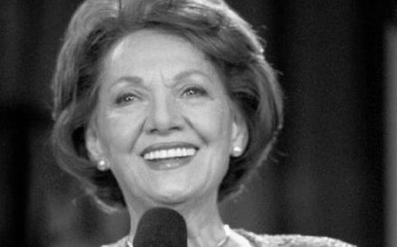 Spikerka i dziennikarka telewizyjna, twórczyni "Tele echa”. Miała 93 lata. (20 czerwca 1925 - 5 list