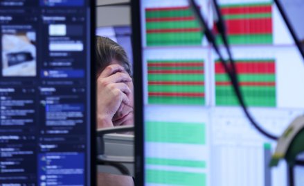Trudny tydzień na światowych rynkach akcji. Ciąży droga ropa