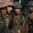 W NATO, ale bez Krymu i Donbasu. Jaki kompromis z Rosją zaakceptują Ukraińcy?